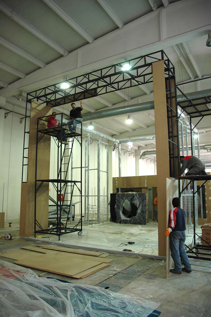 Construction a Trade Show Booth
