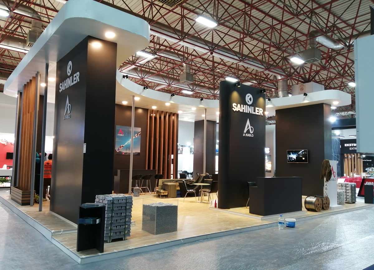 A Tall and open Exhibition Stand for Sahinler