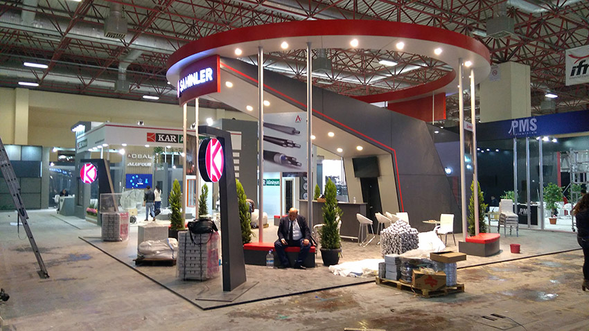 Finished construction of the red and grey Sahinler company Exhibition Stand